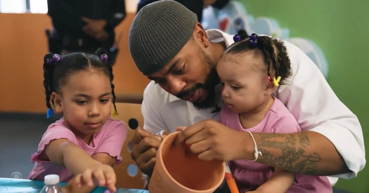 Rikers Island inmates get Father’s Day trip to museum with their kids