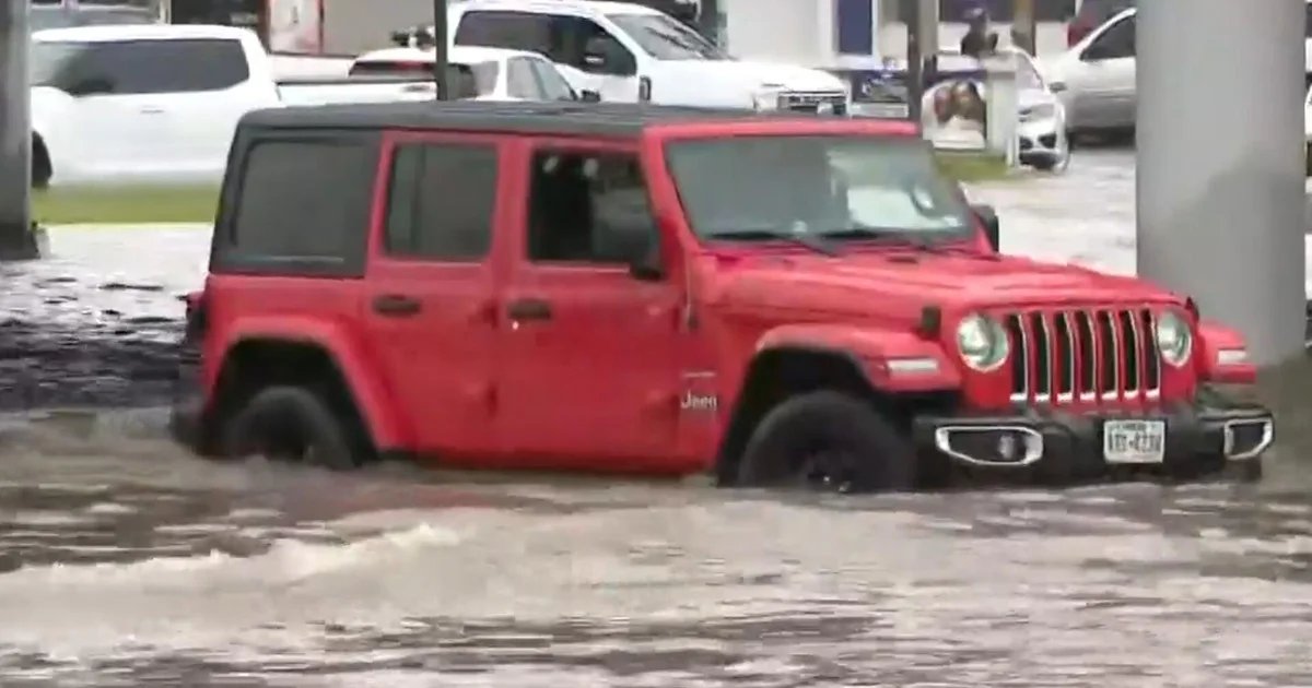 Severe storms trigger flash floods across Texas