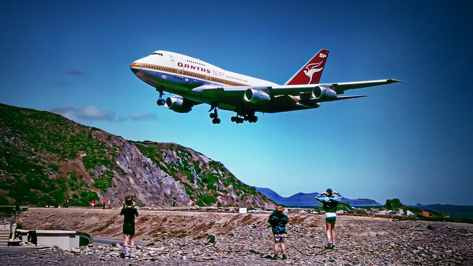 How Qantas Used The Boeing 747SP To Conquer Wellington’s Notoriously Short Runway
