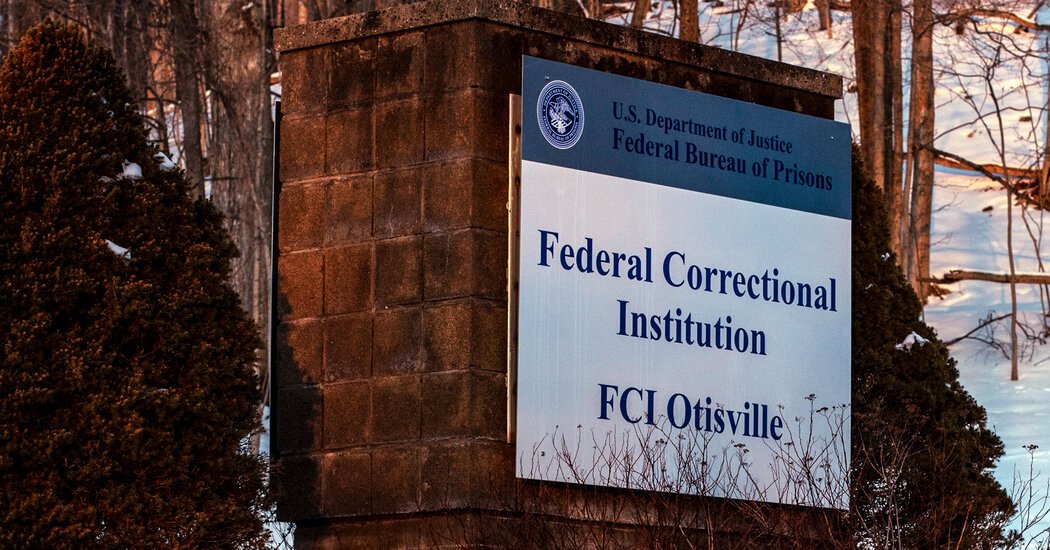 Trump Administration Shuttered a Criminal Probe Into Fraudster’s Clemency