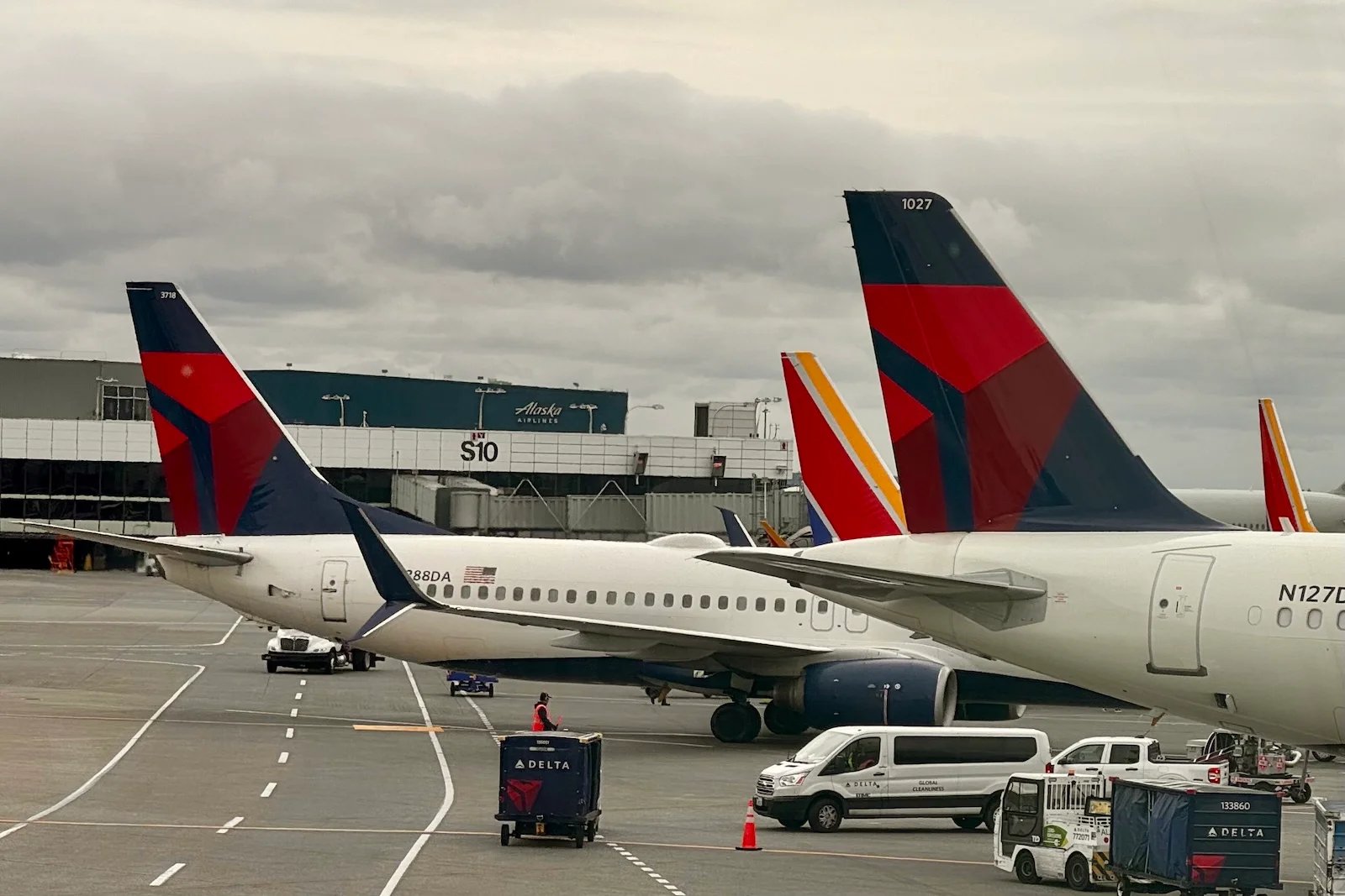 Delta cuts 2 Austin routes, adds new California flight