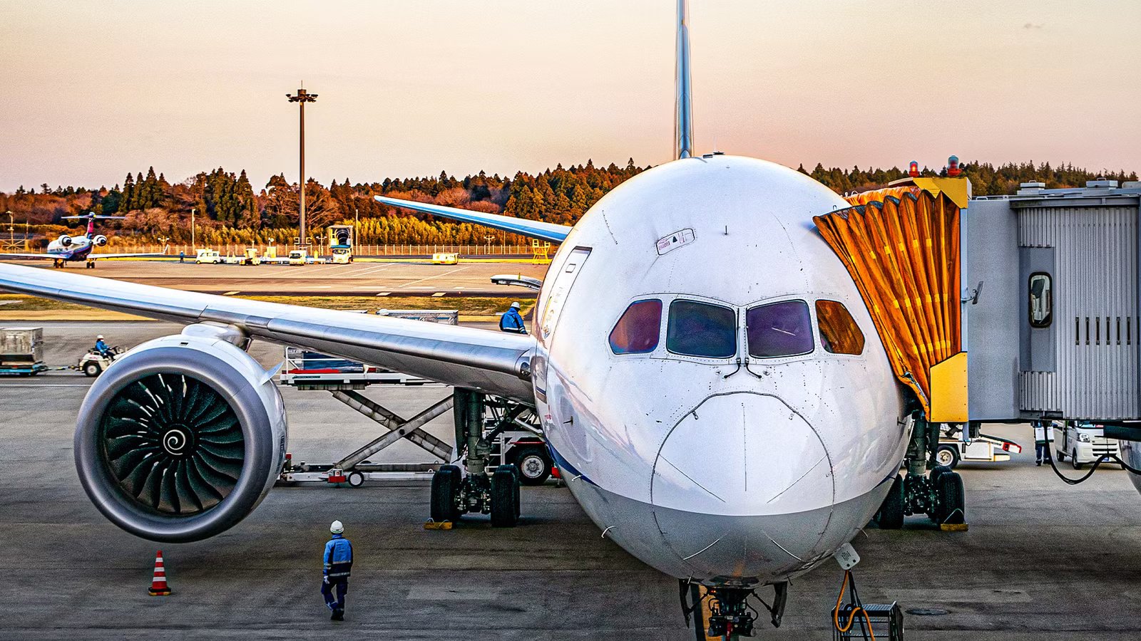 The Country That Desperately Needs Pilots But Won’t Let Women Or Military Flyers Fill The Gap