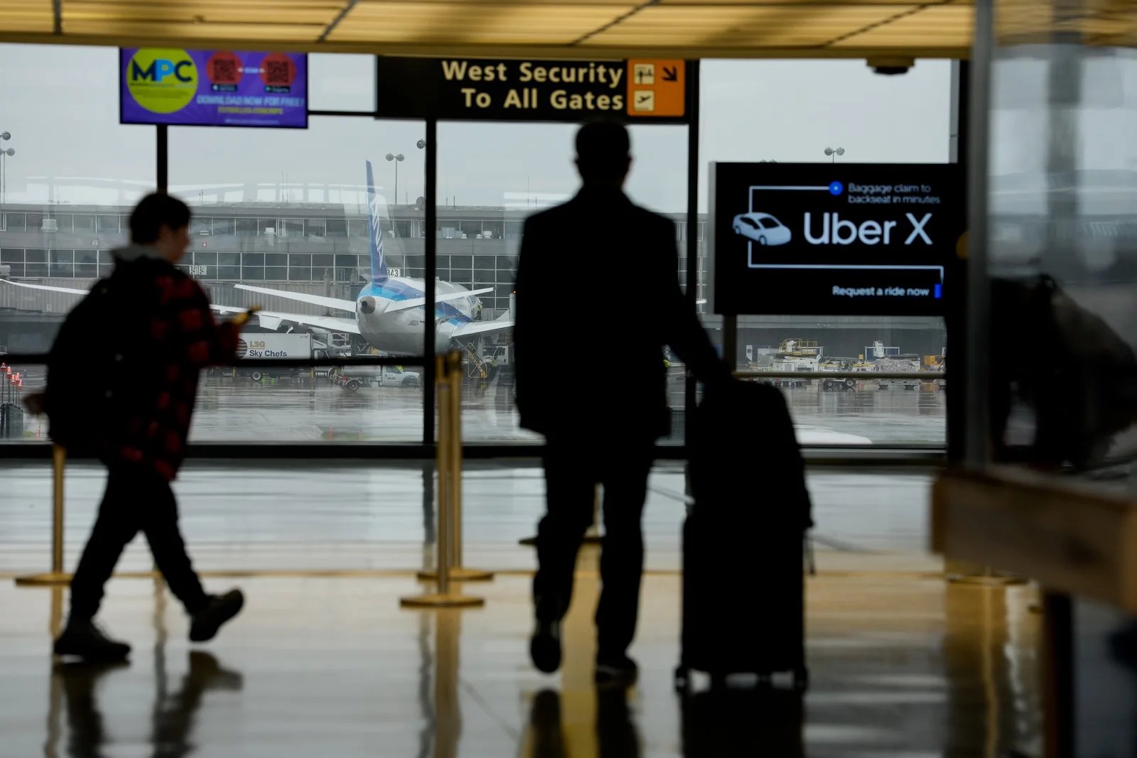 Summer airfare has finally peaked: How to find the best deals