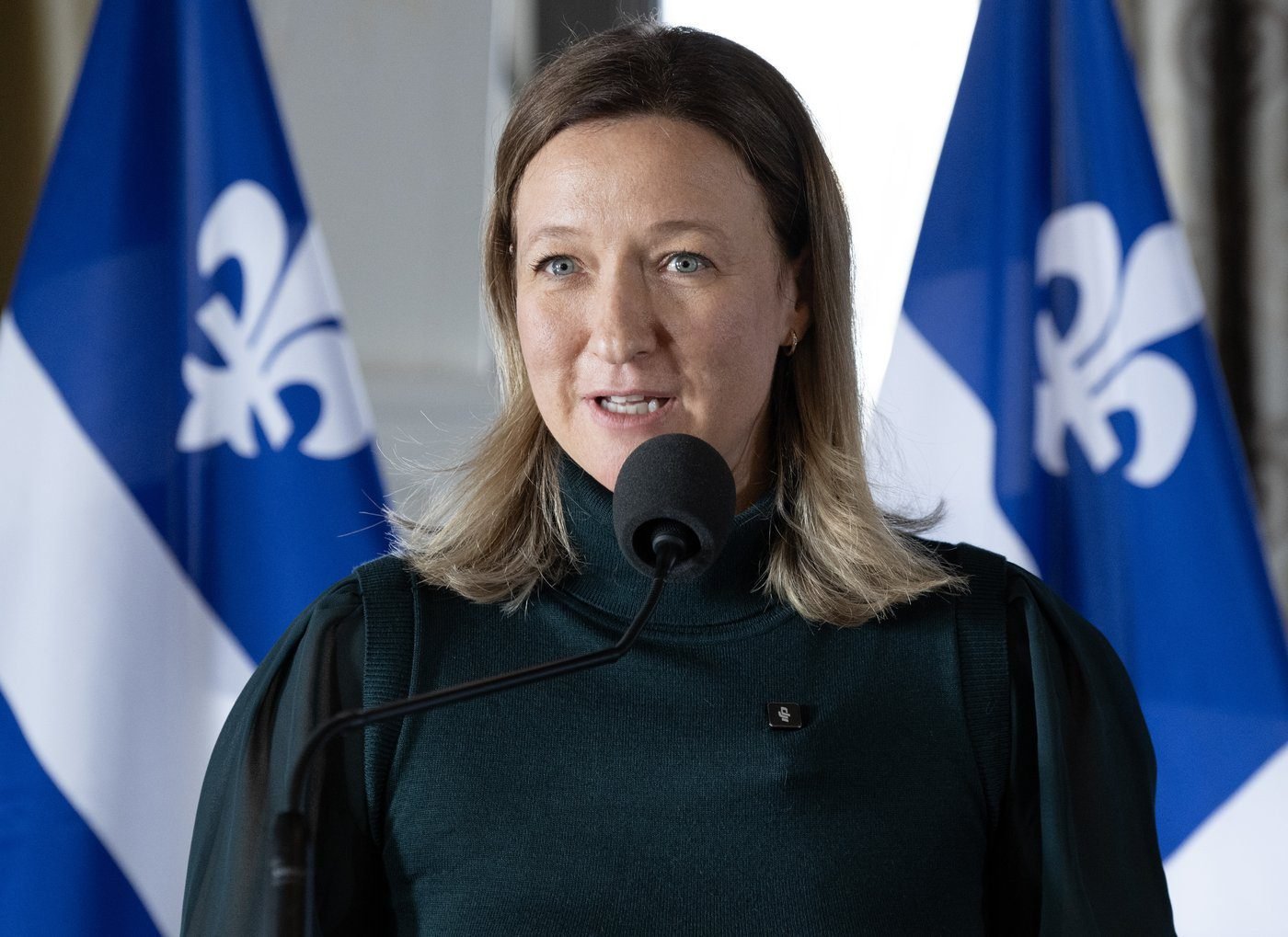 Quebec health minister to table bill to protect teens from energy drinks
