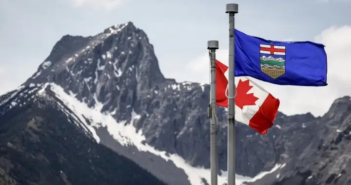 Half of Calgary Chamber members would consider leaving if Alberta separates: poll