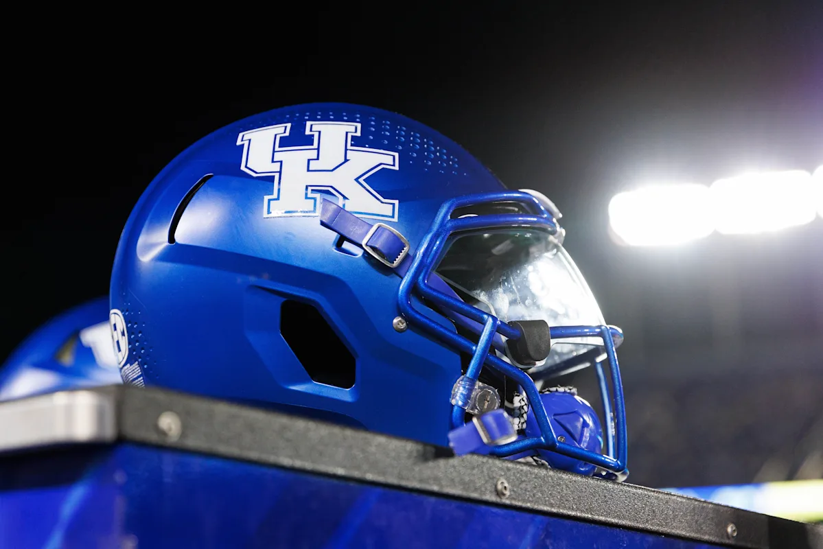 Kentucky makes the final list for an elite offensive line recruit
