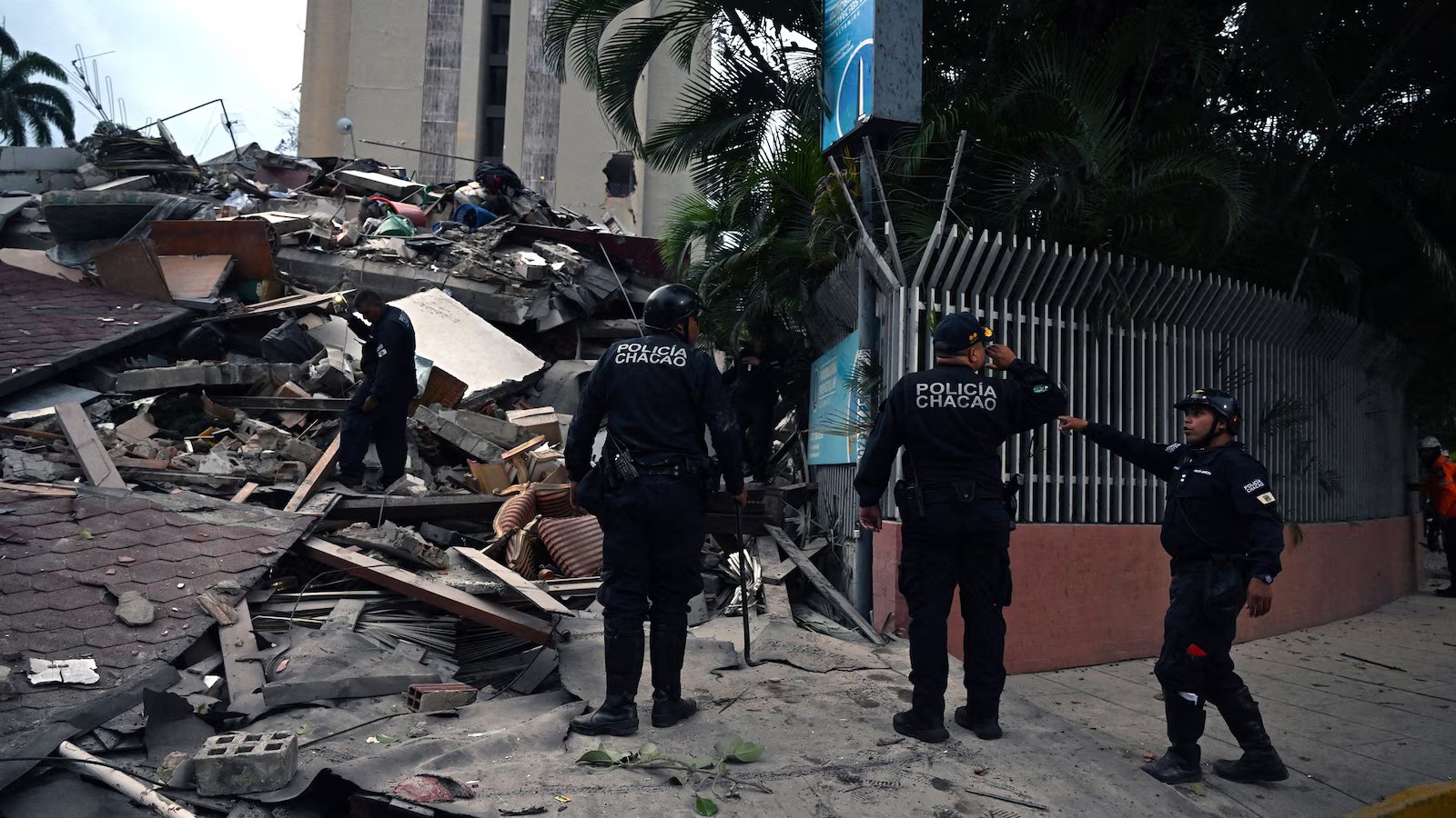 7.1 magnitude earthquake rattles Venezuelan capital, damage and injuries reported