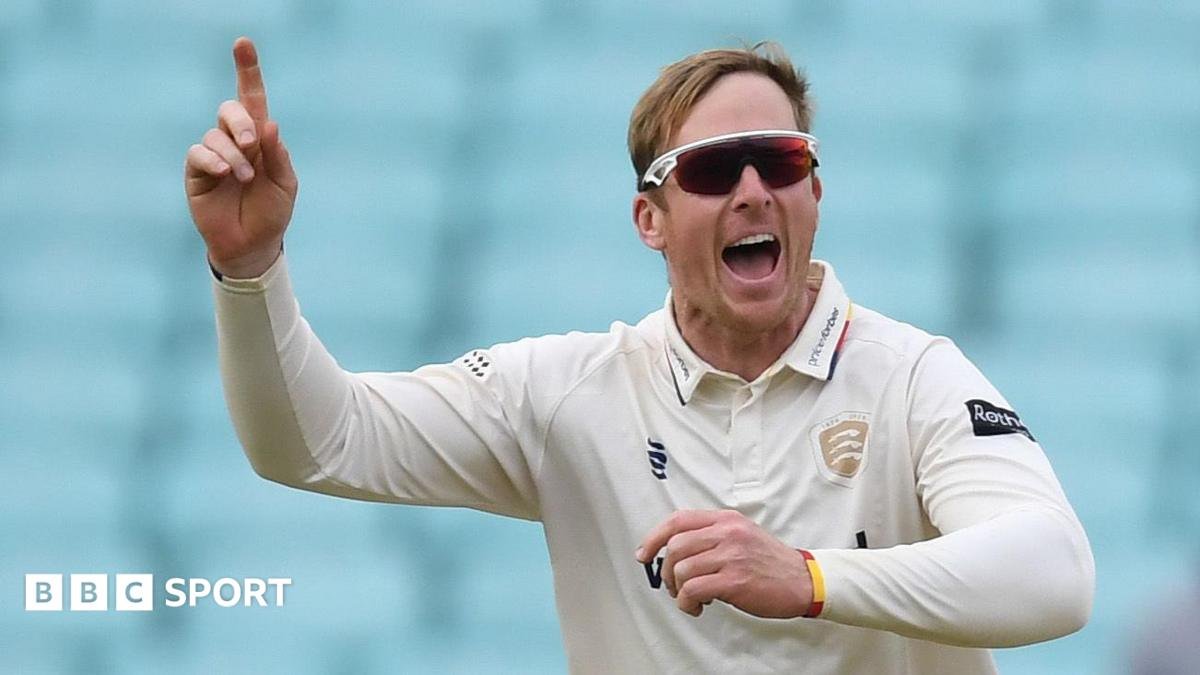 County Championship: Essex force Leicestershire to follow on