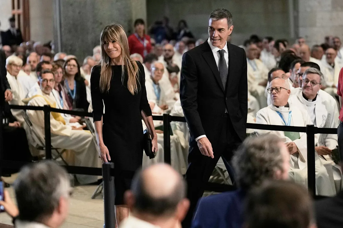 Spanish judge orders prime minister’s wife to face corruption trial and surrender her passport