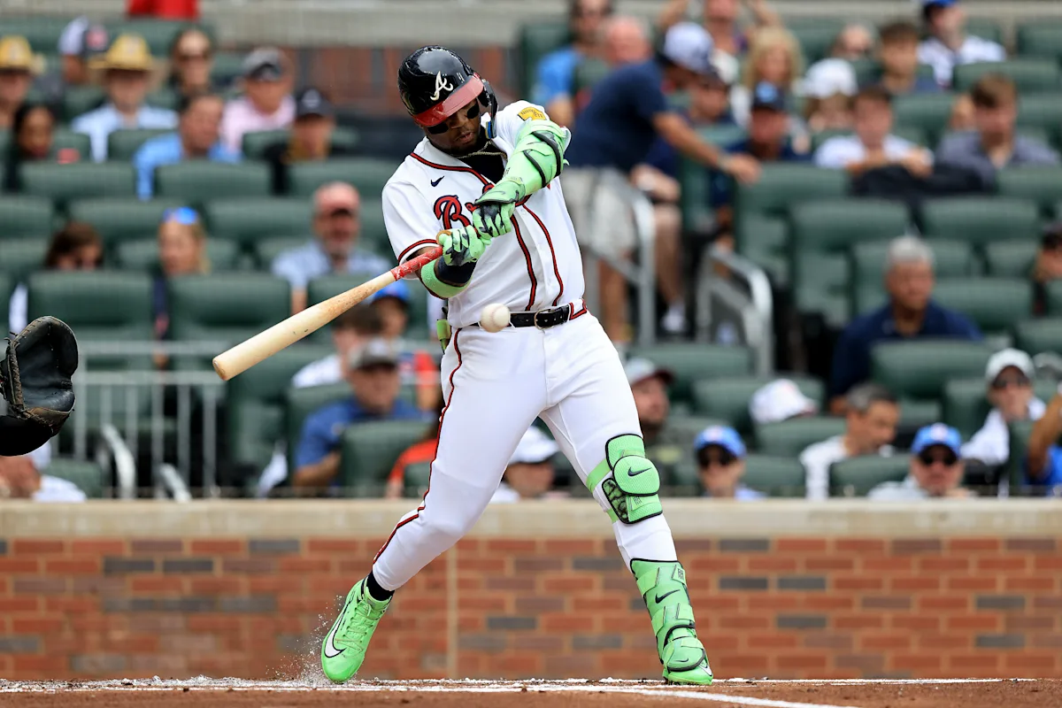 Braves star Ronald Acuña Jr. leaves loss to White Sox early with hamstring injury