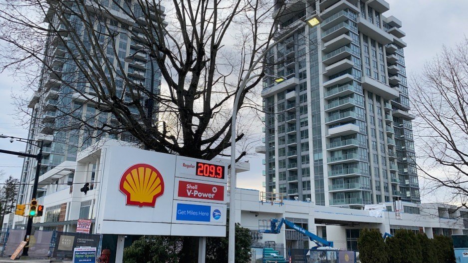 B.C. consumers spending more, buying less