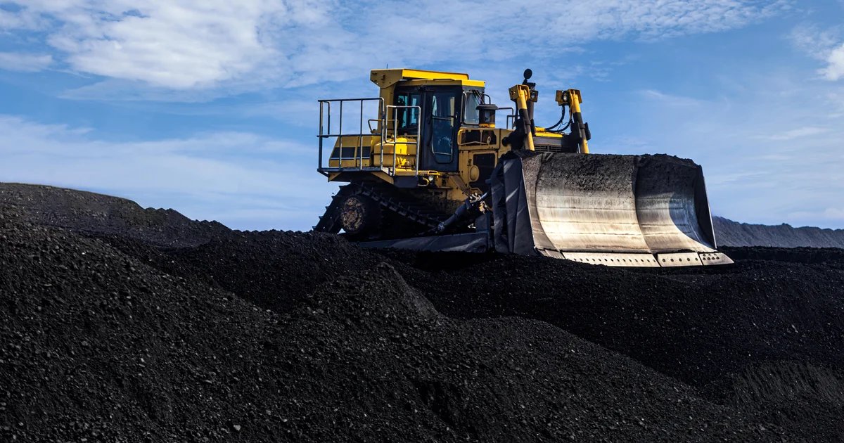 Trump to announce $700 million investment in coal plants and California export terminal