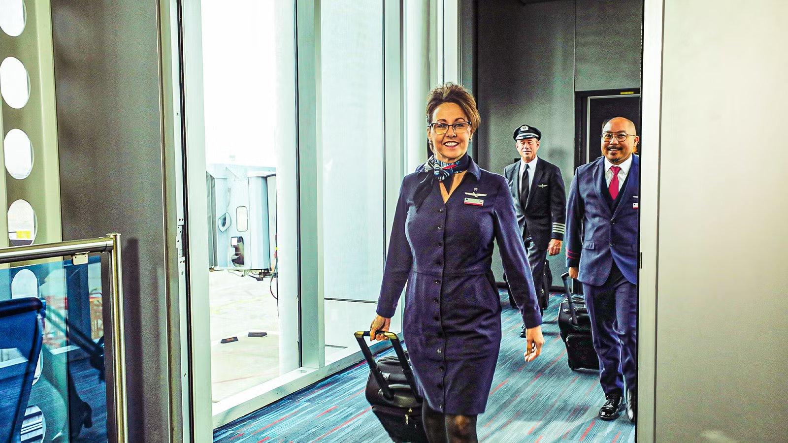 The Highest Paid US Flight Attendants Ranks & Their Average 2026 Salaries