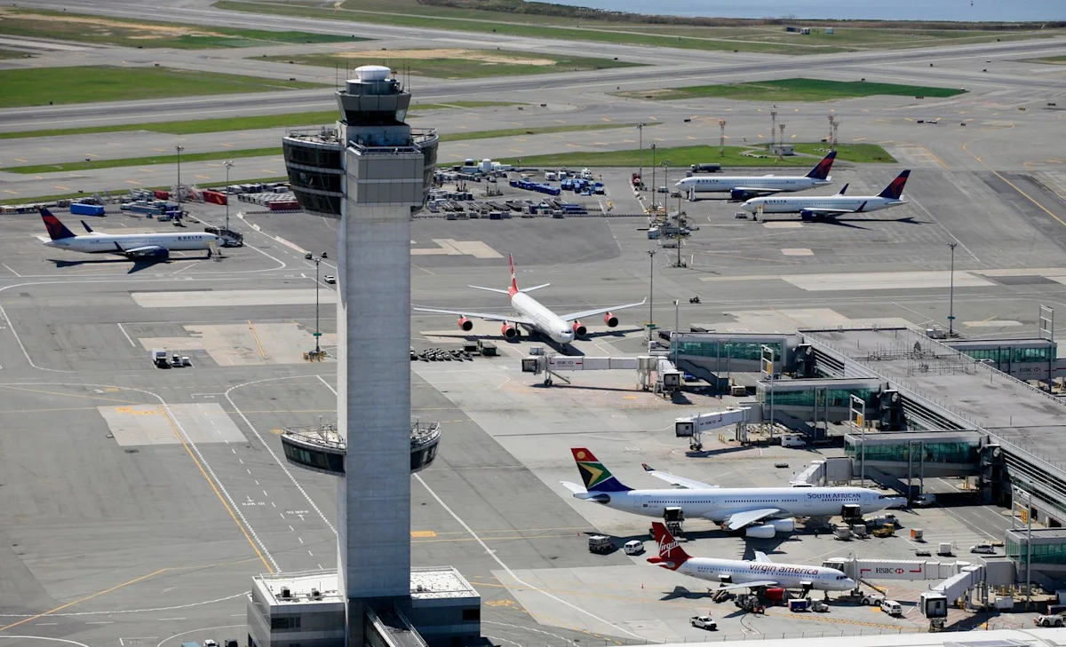 JetBlue pilot reports hitting drone as plane approached JFK airport to land Monday morning
