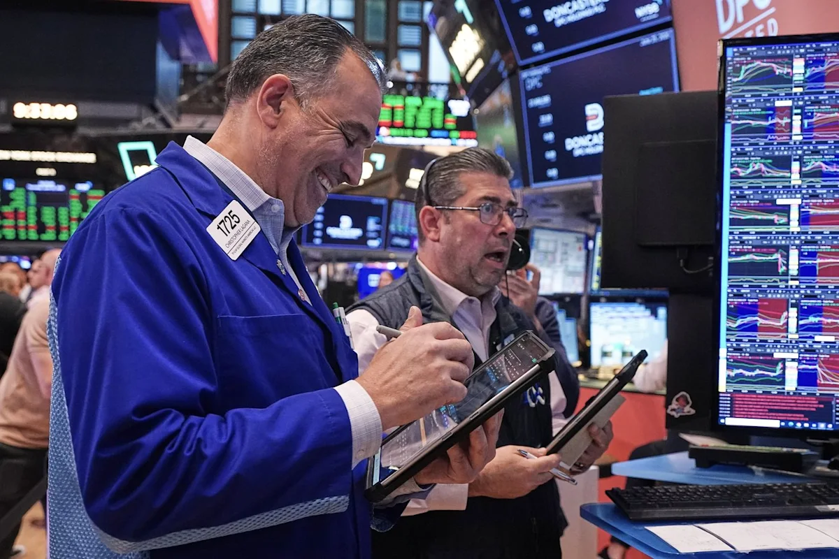 S&P/TSX composite up more than 100 points, U.S. stock markets mixed