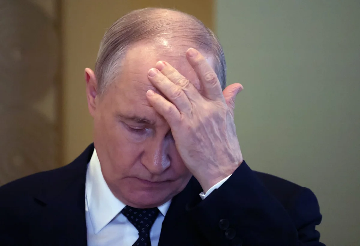 The end of Putin’s regime will spring from war spending chaos, former central bank advisor says, amid military mutiny threat and fuel-shortage brawls