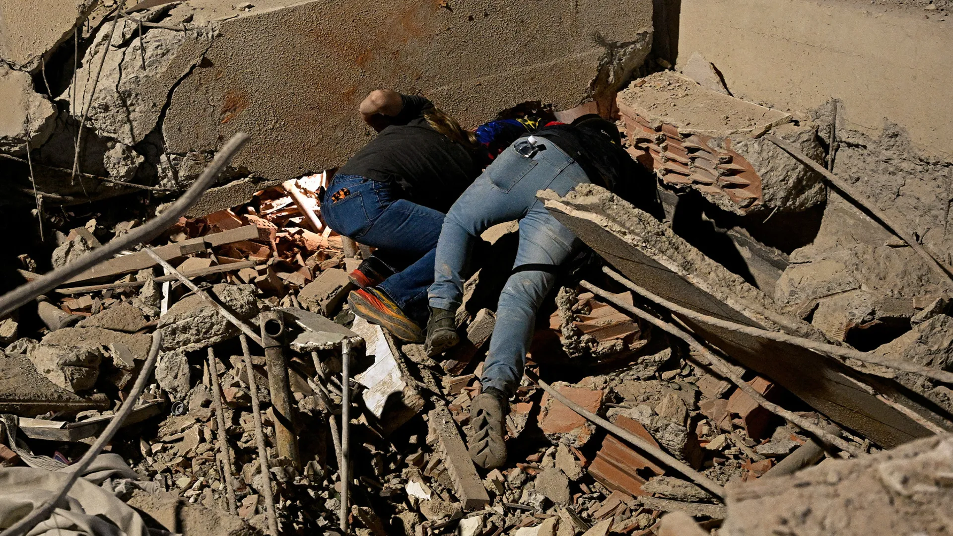 Rescuers pull survivors from rubble after Venezuela earthquakes | Earthquakes
