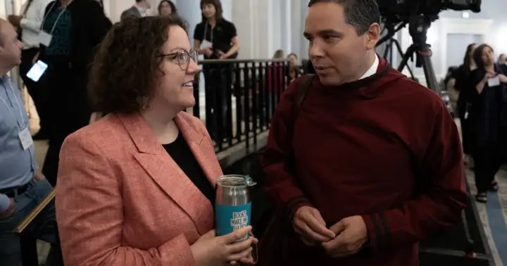 Inuit call on Ottawa to be better partners or they will look abroad – National