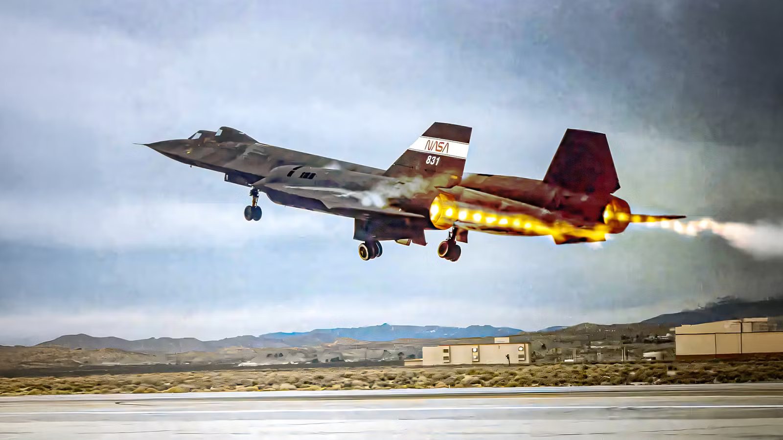 Modern Engines Still Can’t Match It: How Pratt & Whitney’s J58 Physically Grew 6 Inches Inflight