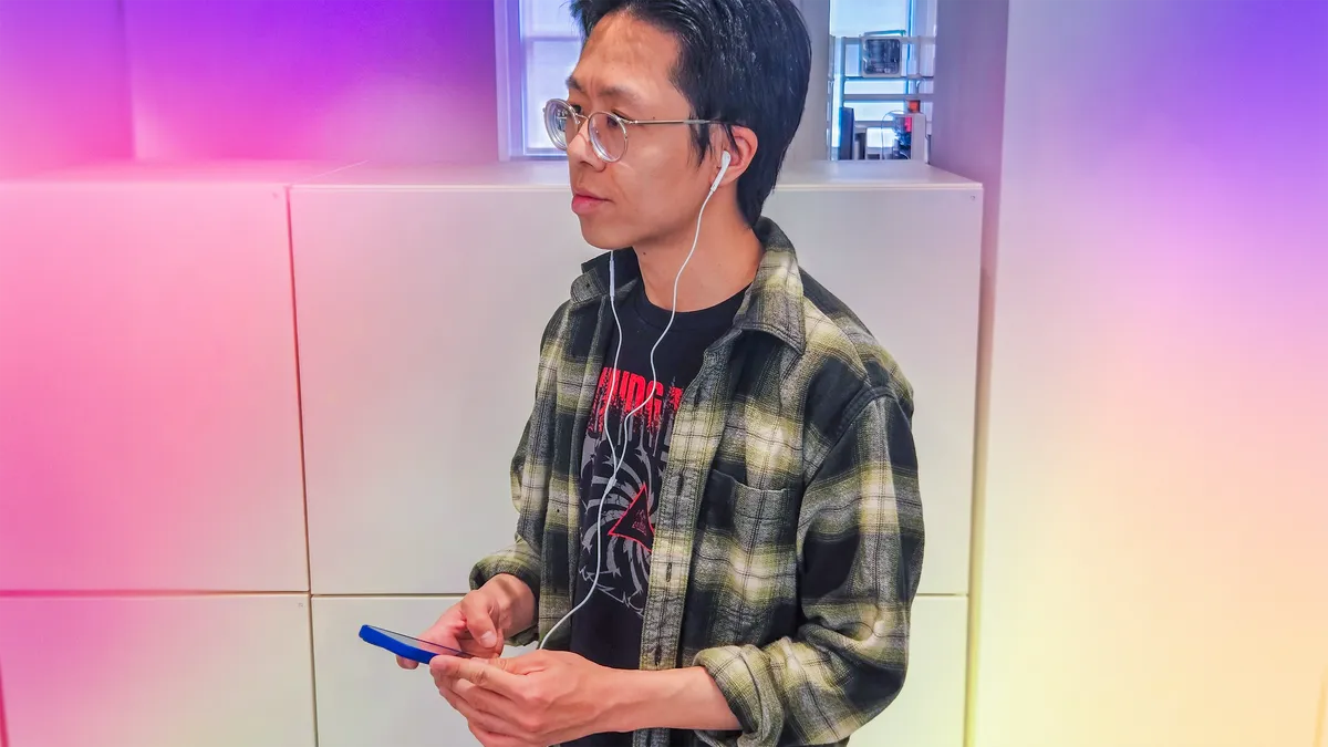 Everyone Is Wearing Wired Earbuds Again. Here’s Why I Never Stopped
