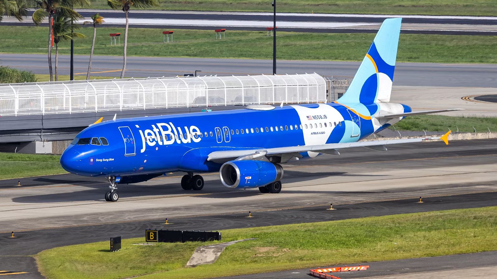 JetBlue Airbus A320 Returns To Service After Lightning Strike “Fried” Its Weather Radar