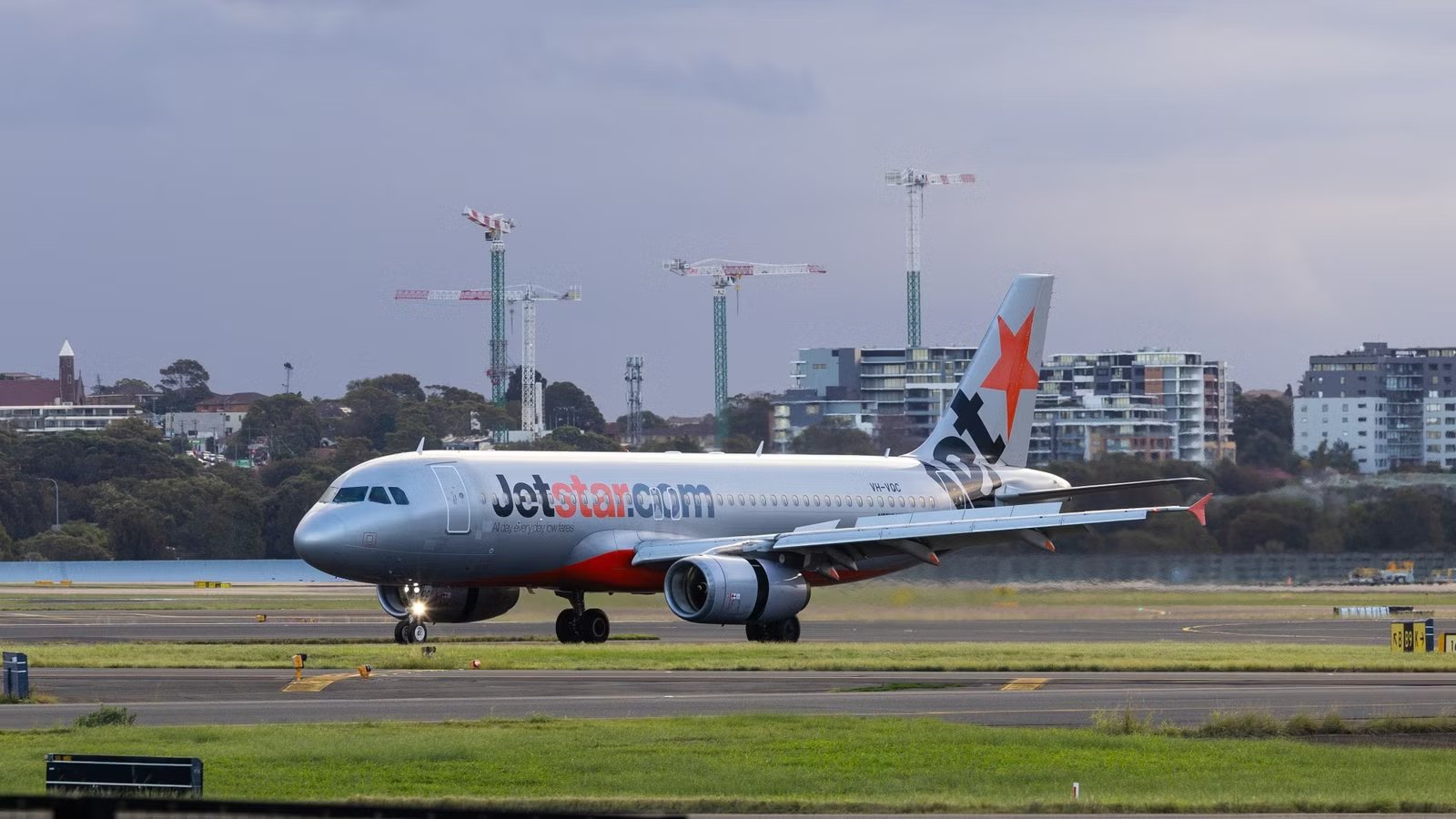 Jetstar To Fly The 1st Commerical Flight From Sydney’s New $14 Billion Airport