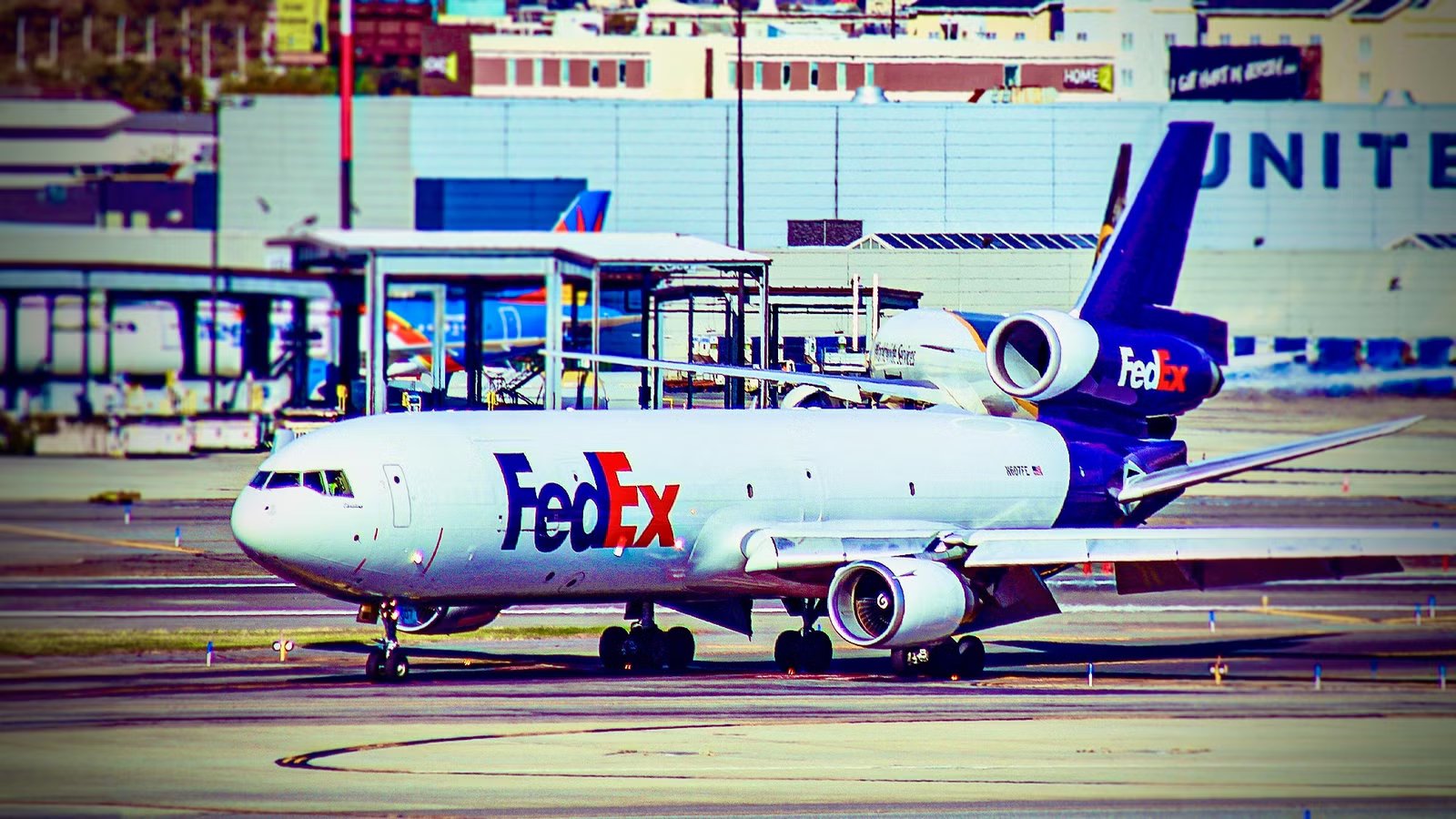 Does The McDonnell Douglas MD-11’s Tail Engine Have A Fan?