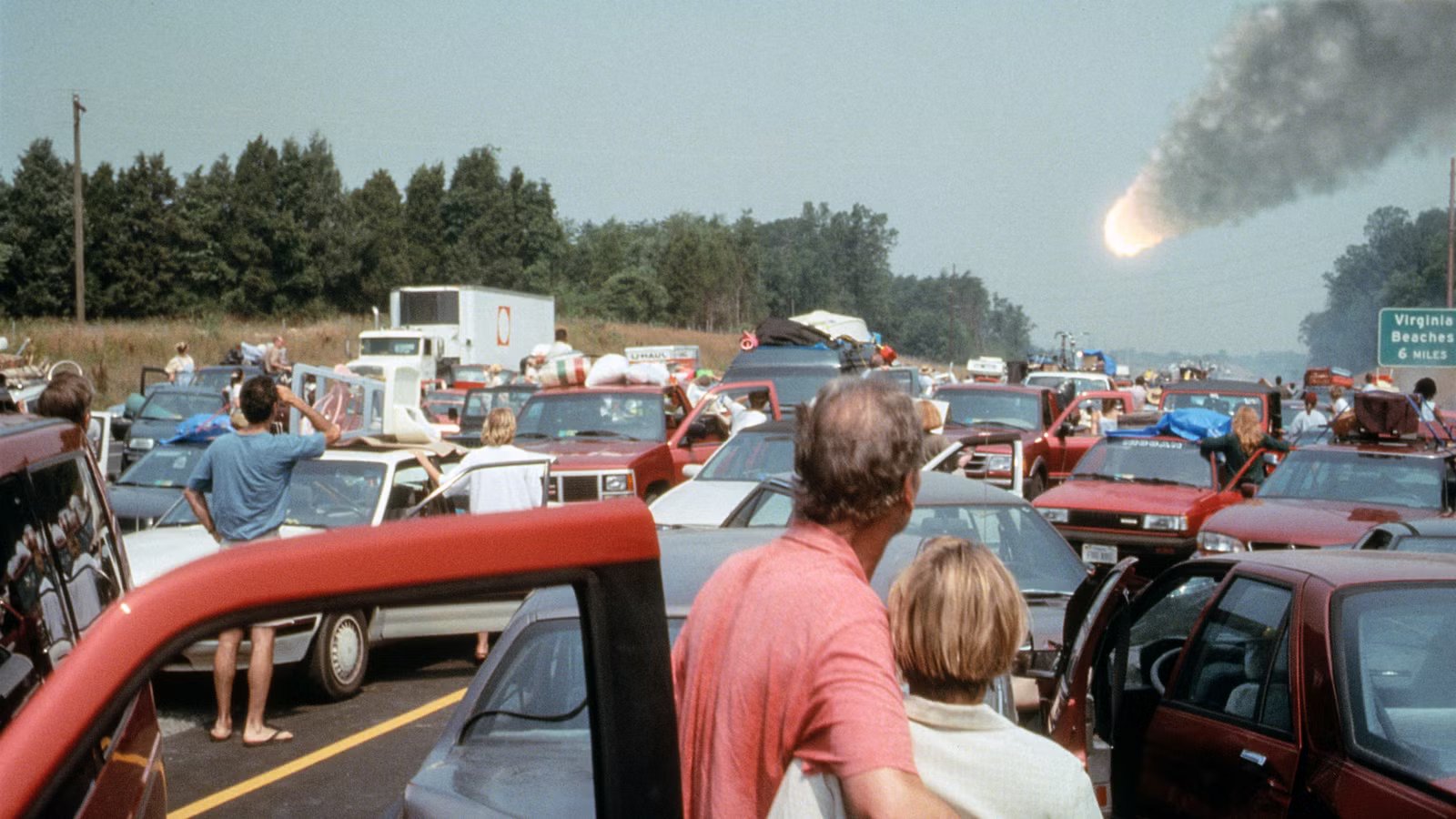 Deep Impact is better than Armageddon, and it’s streaming for free on Tubi