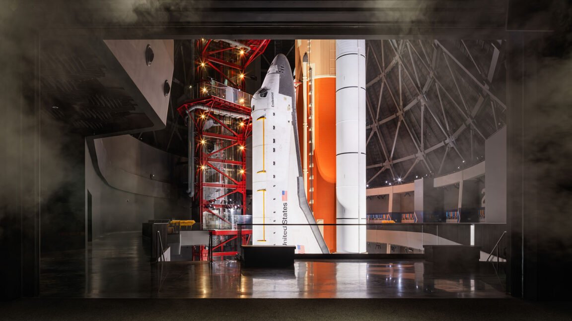 November launch set for space shuttle Endeavour’s towering display