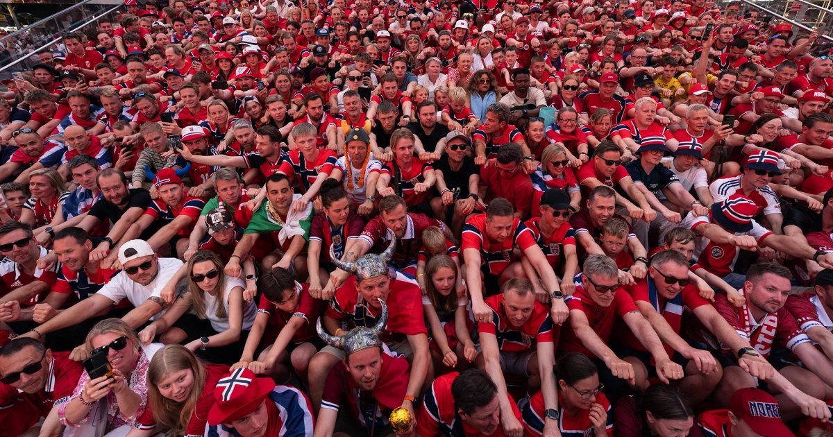 Norway fans invade the U.S. with viral Viking row