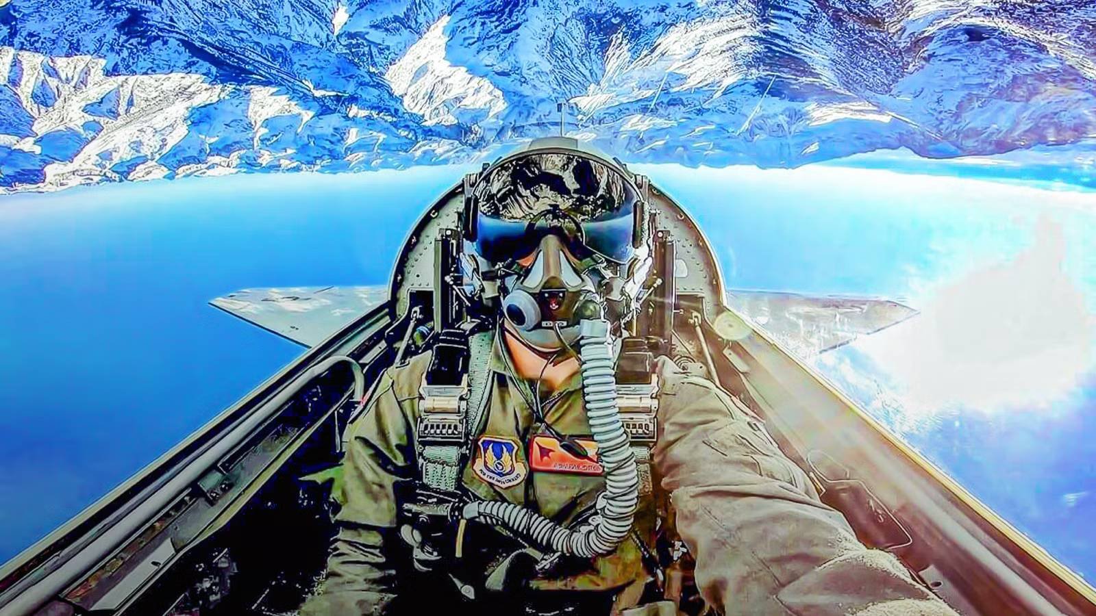 How Much Do US Navy Pilots Make Compared To US Air Force Pilots In 2026?