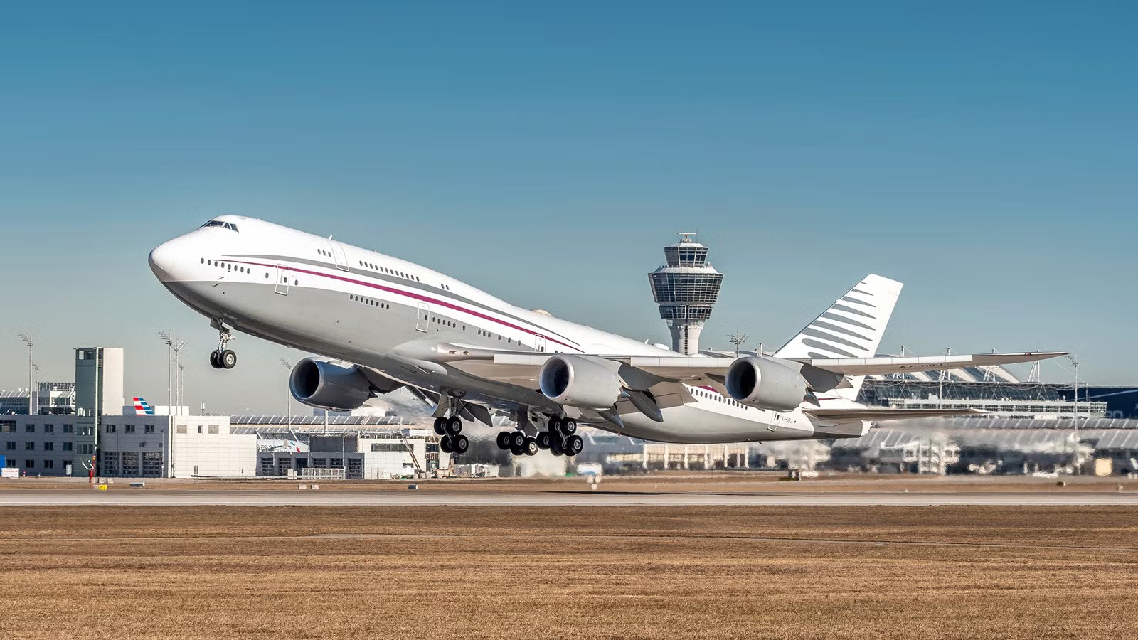 Air Force One’s New Look: Ex-Qatari Boeing 747 Rolls Out In Trump’s New Livery