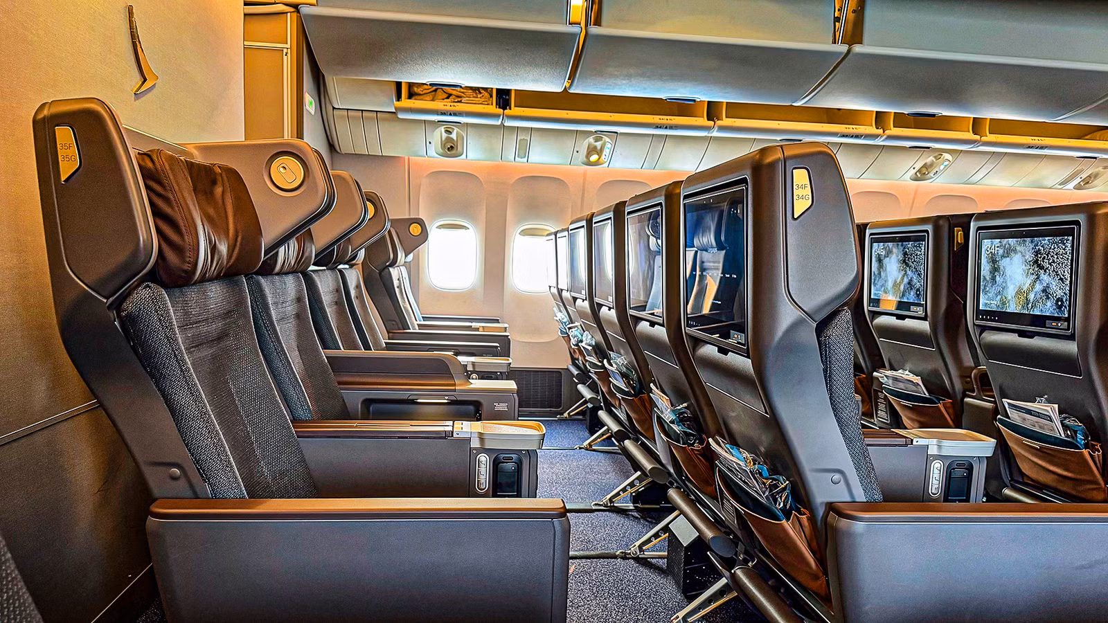 The Striking Features Of Singapore Airlines’ & Cathay Pacific’s Premium Economy Products