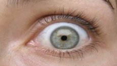 Man used massage gun on his tired eyeballs. It went as well as you’d expect.
