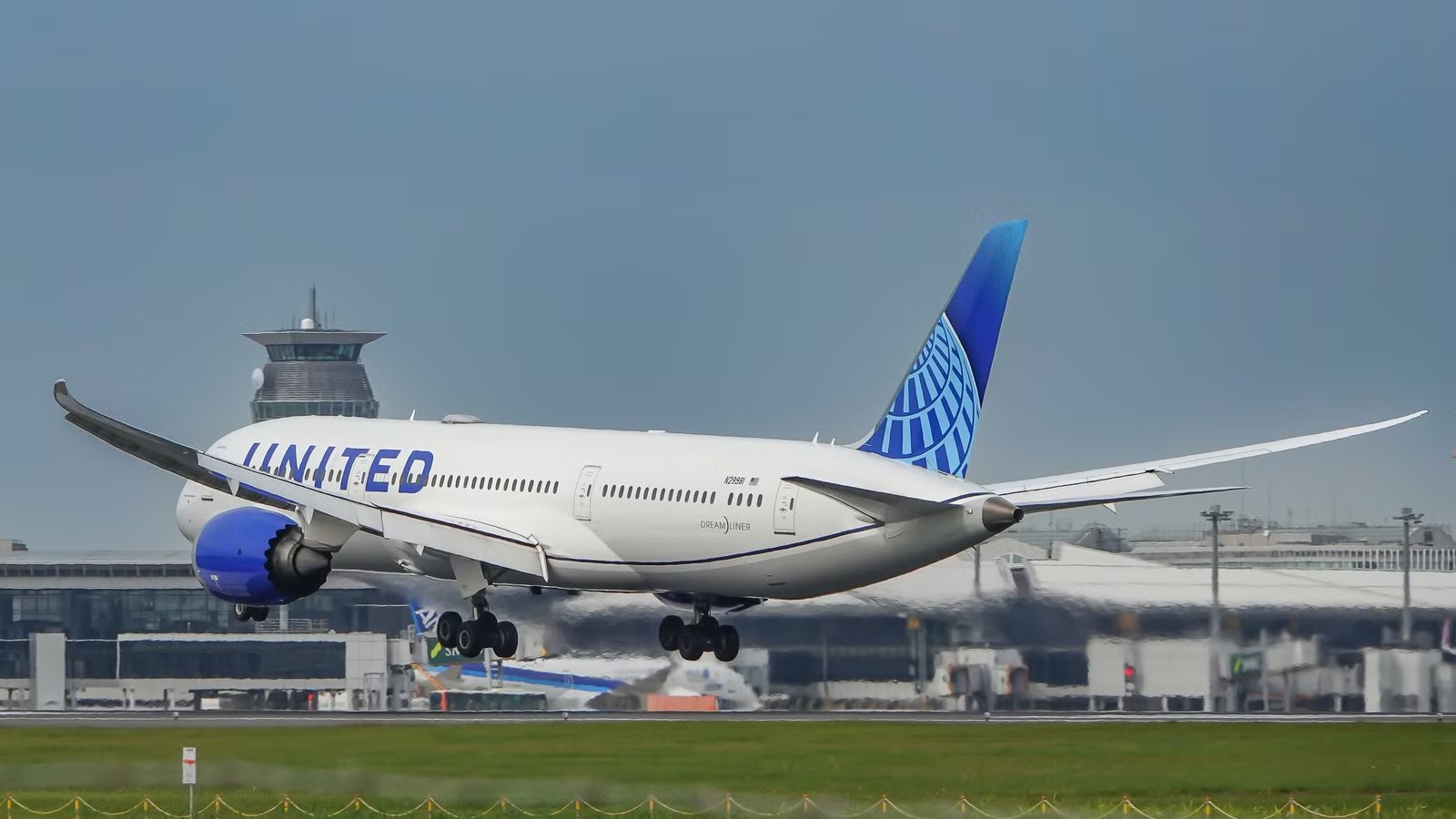 United Sends 1st “Elevated” 787-9 Back To Boeing After Weeks Of Maintenance Issues