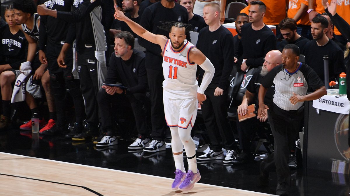 Jalen Brunson slams the door as Knicks steal Game 1; MLB trade deadline looming