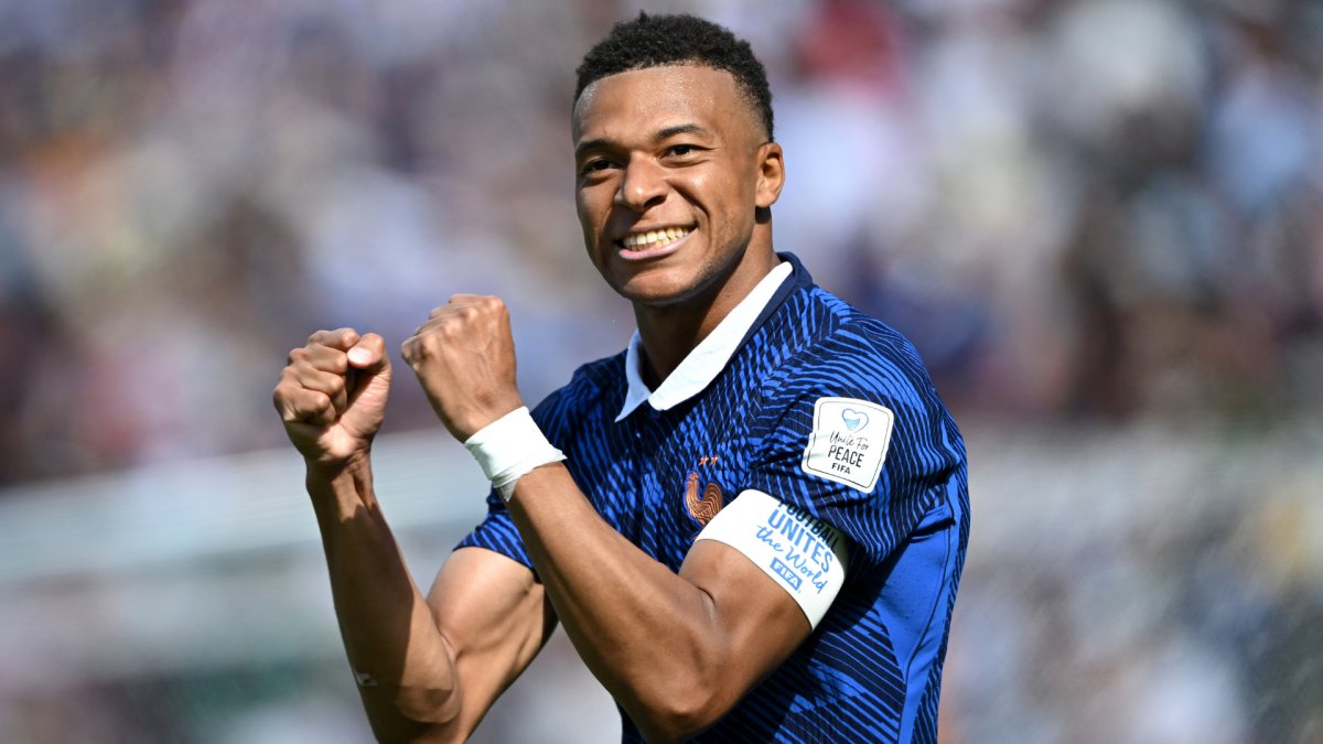 Even a World Cup rain delay couldn’t slow down Mbappe and France vs. Iraq