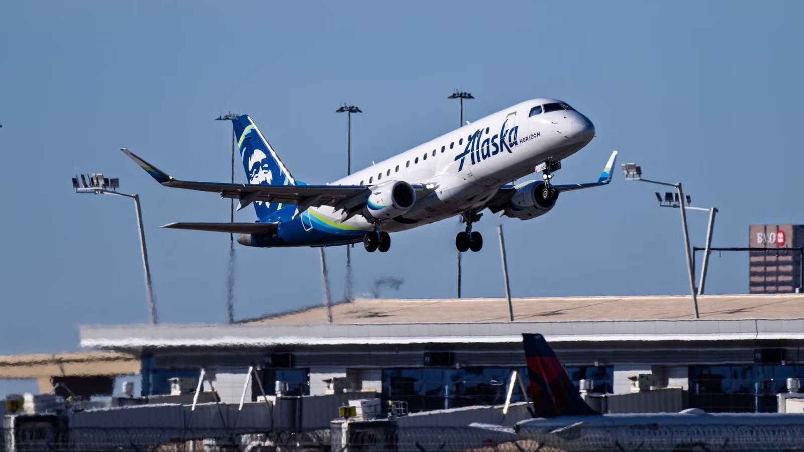 Alaska Airlines Downsizes In Mexico By Dropping 4 Seasonal Routes From Los Angeles & Las Vegas