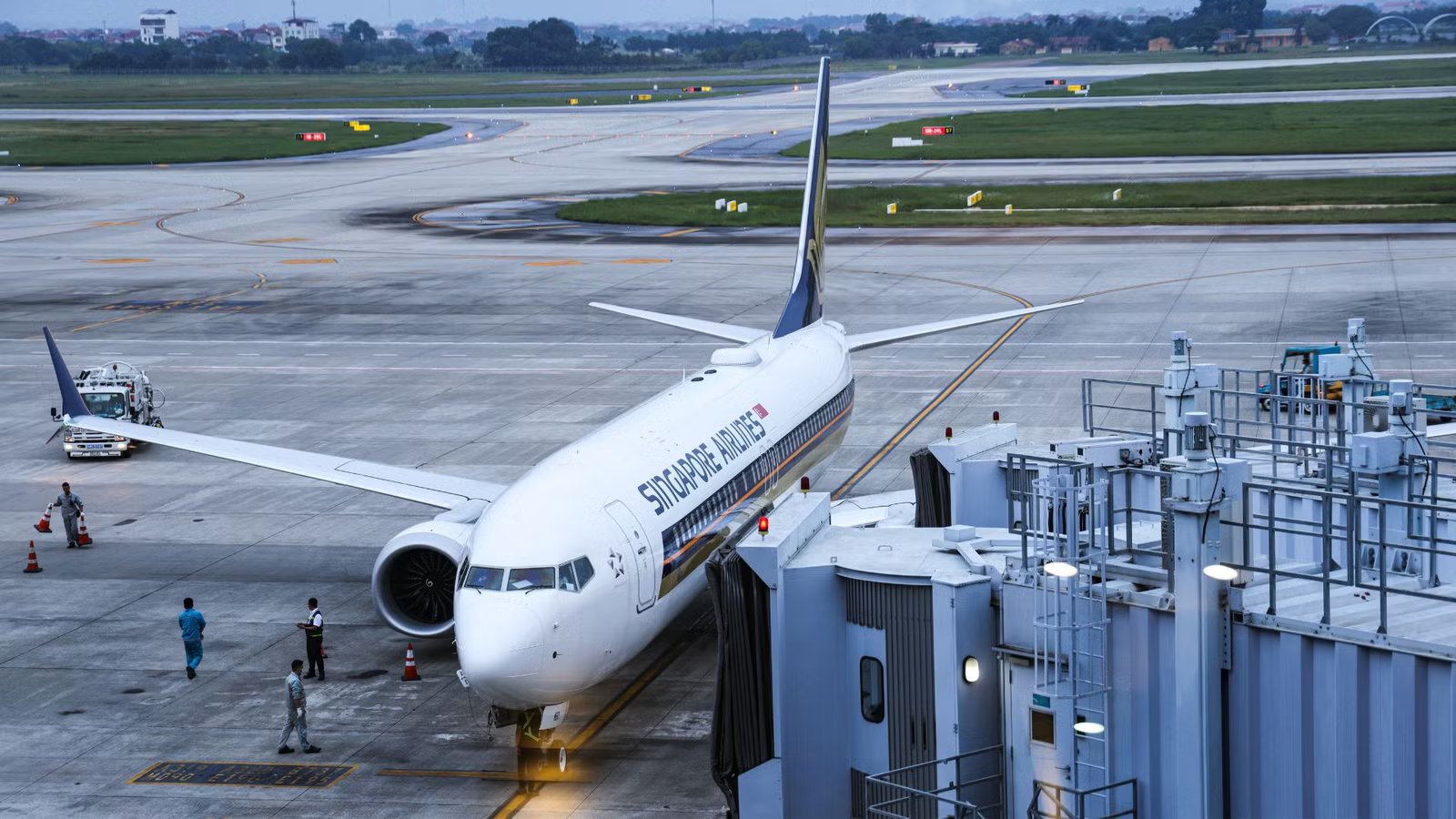Deja Vu: Singapore Airlines 737 Suffers Identical Double-Tire Blowout On Same Flight, 8 Days Apart