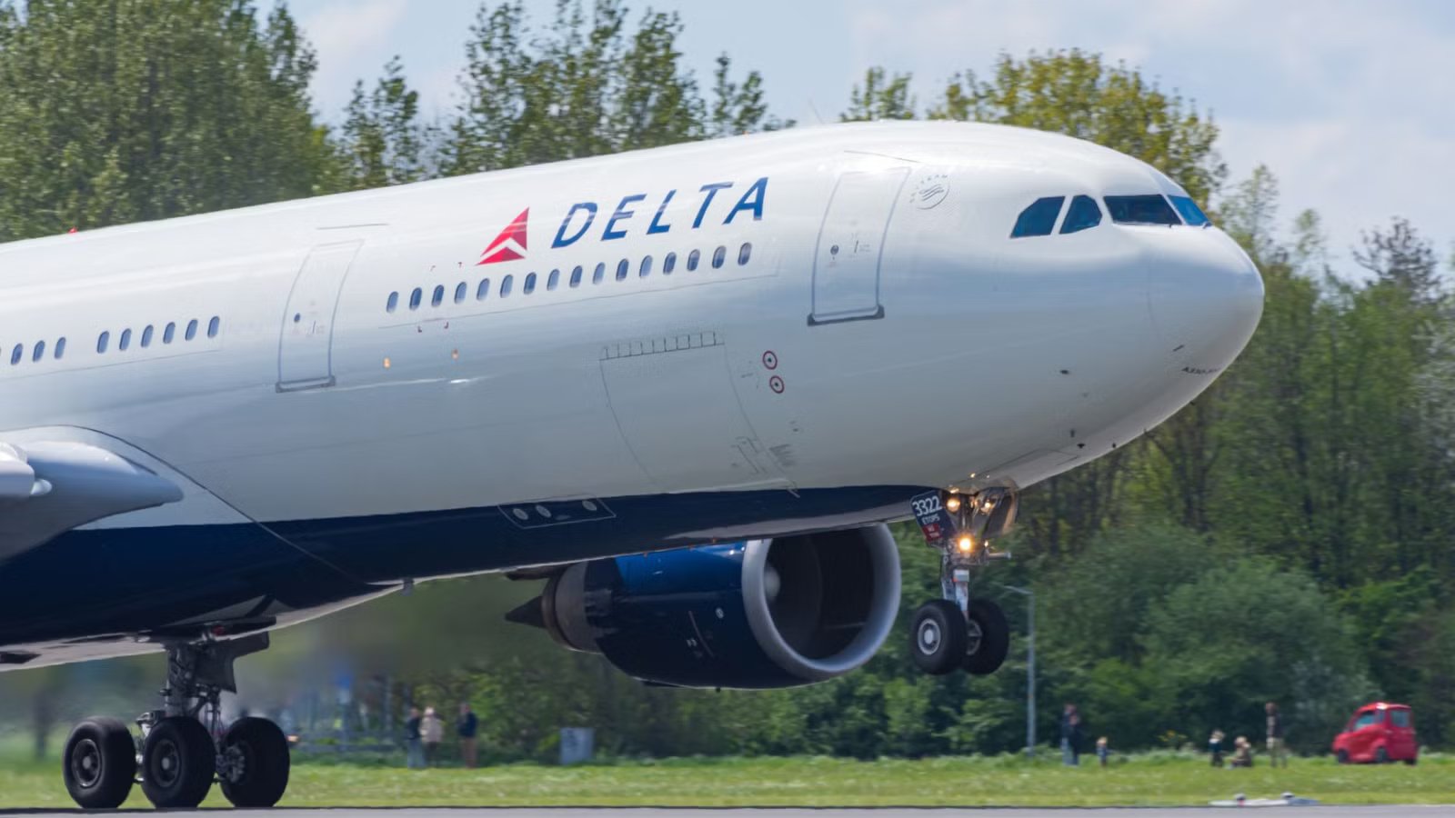 Transatlantic U-Turn: Delta Air Lines Flight Returns To Boston After 30 Minutes Due To Smoke