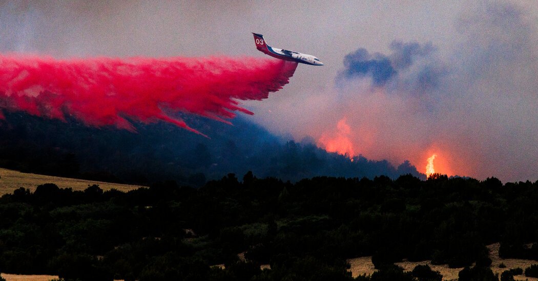 Fast-Moving Wildfire Forces Hundreds of Evacuations near Pueblo, Colorado