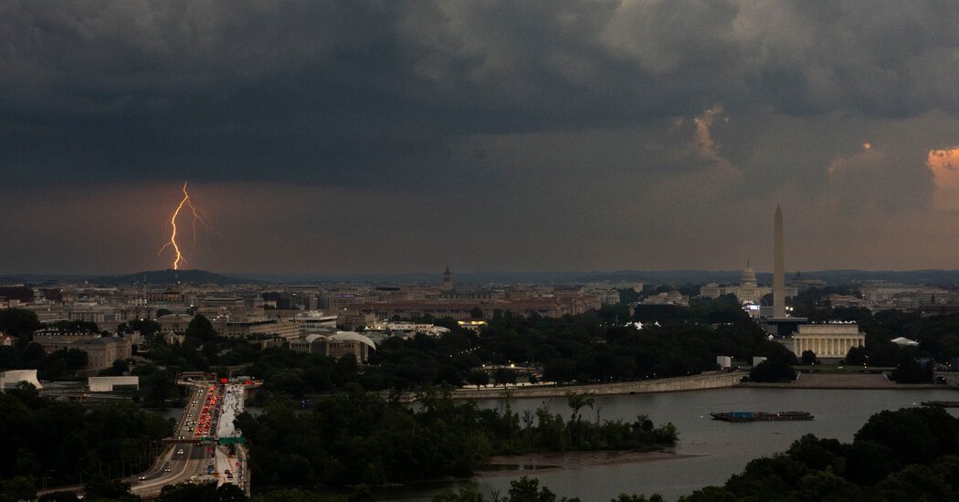 Crowds Evacuated as Storms Menace Washington Ahead of Trump Speech