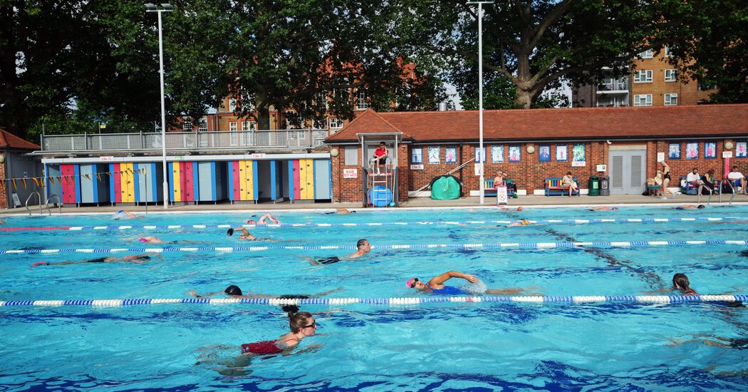 Hot Weather Sets Off Scramble for Outdoor Swimming in London
