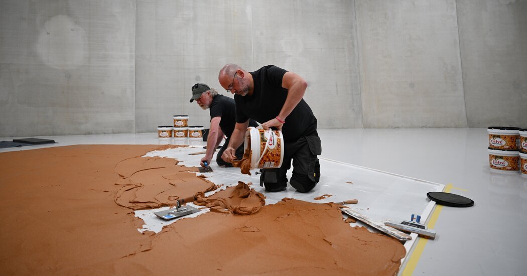 Museum Spreads 800 Pounds of Peanut Butter in Tribute to Dutch Artist