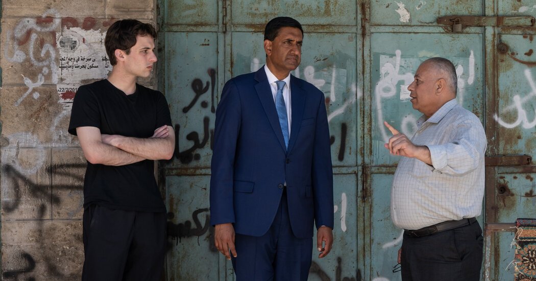 An American Politician is Blocked by Israeli Settlers in the West Bank