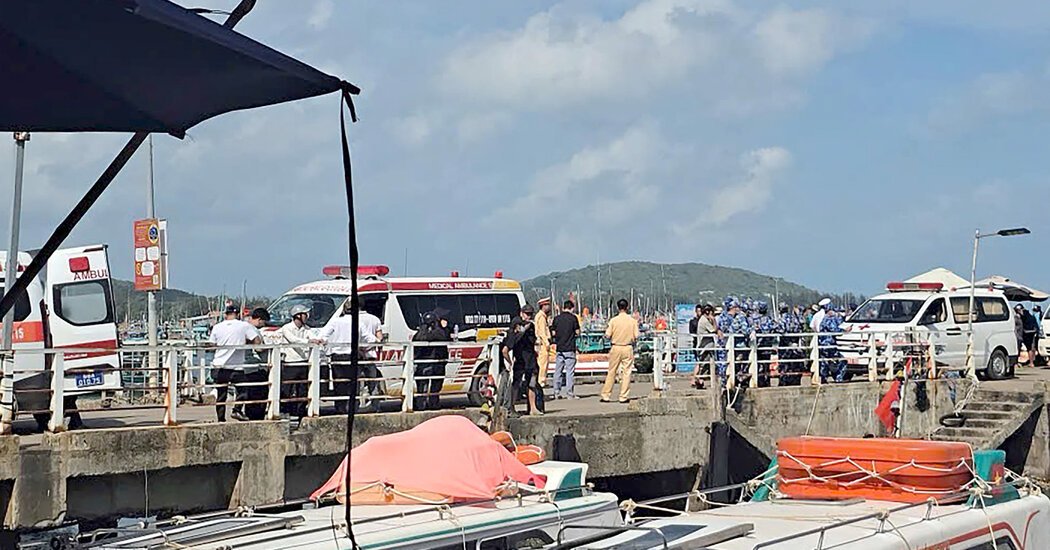 15 Killed as Speedboat Capsizes in Vietnam