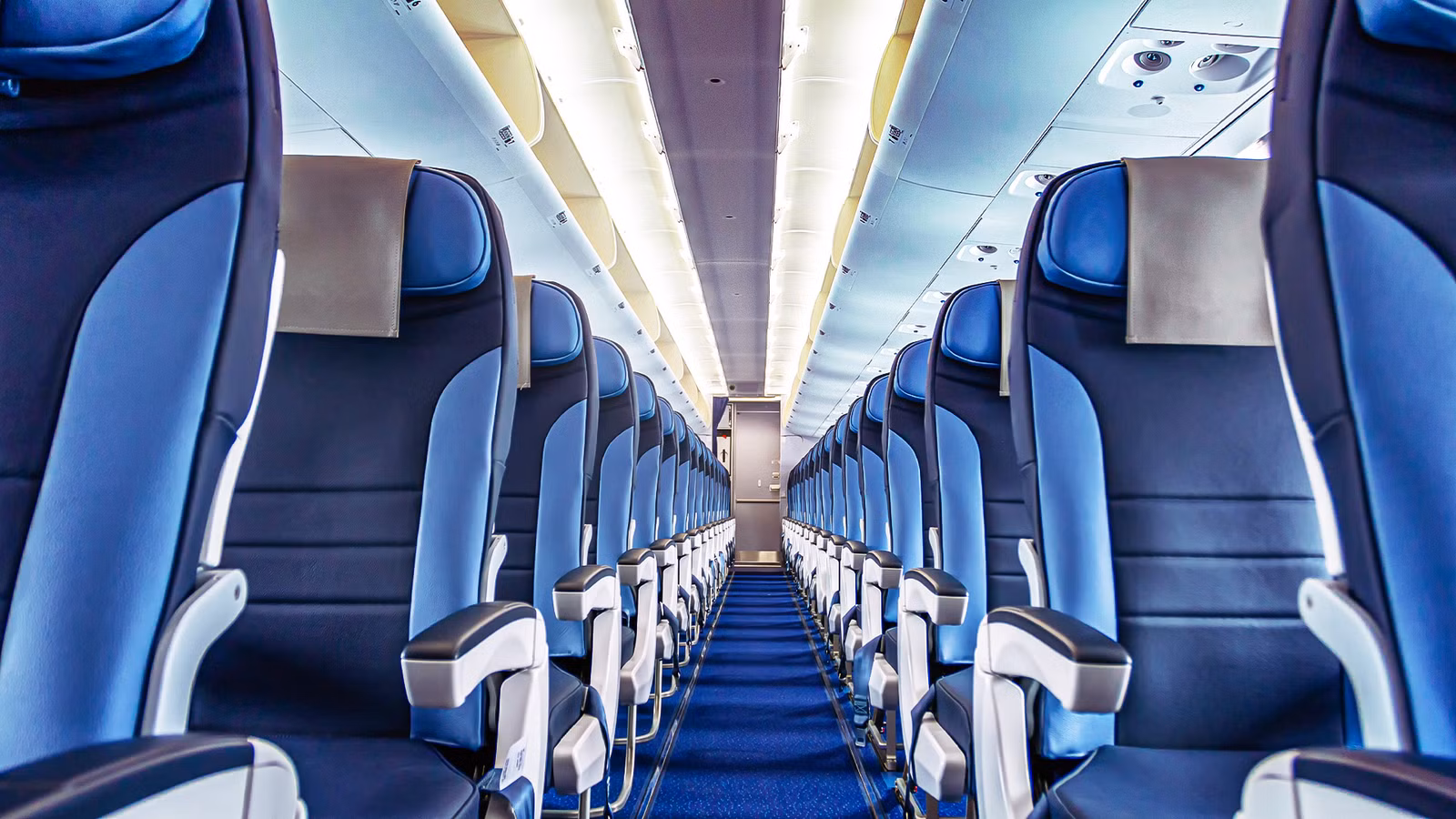 The 12% Fleet Shift That Signals How Airlines Are Hollowing Out Coach Before Flyers Notice