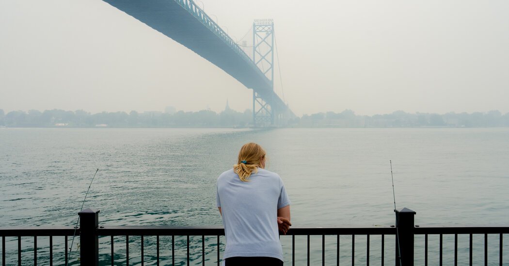 Live Updates: Wildfire Smoke Pushes Air Quality to Dangerous Levels for Millions