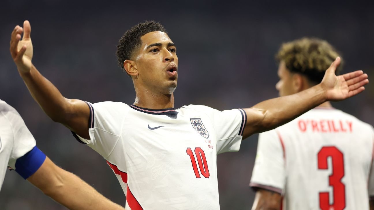 World Cup live updates: England leads Mexico after breathless first half