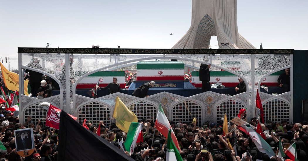 Joining a Human Tide of Mourners Flowing Through Tehran’s Streets